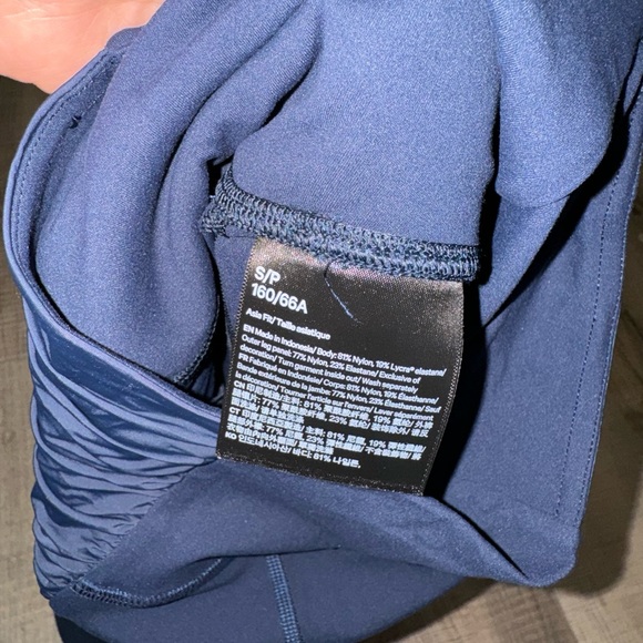 Lululemon Align High Rise Pant with Pockets 25"True Navy Asia Fit S - Picture 4 of 4